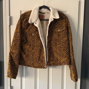 NWT Levi's Corduroy Sherpa Trucker Animal Print Jacket